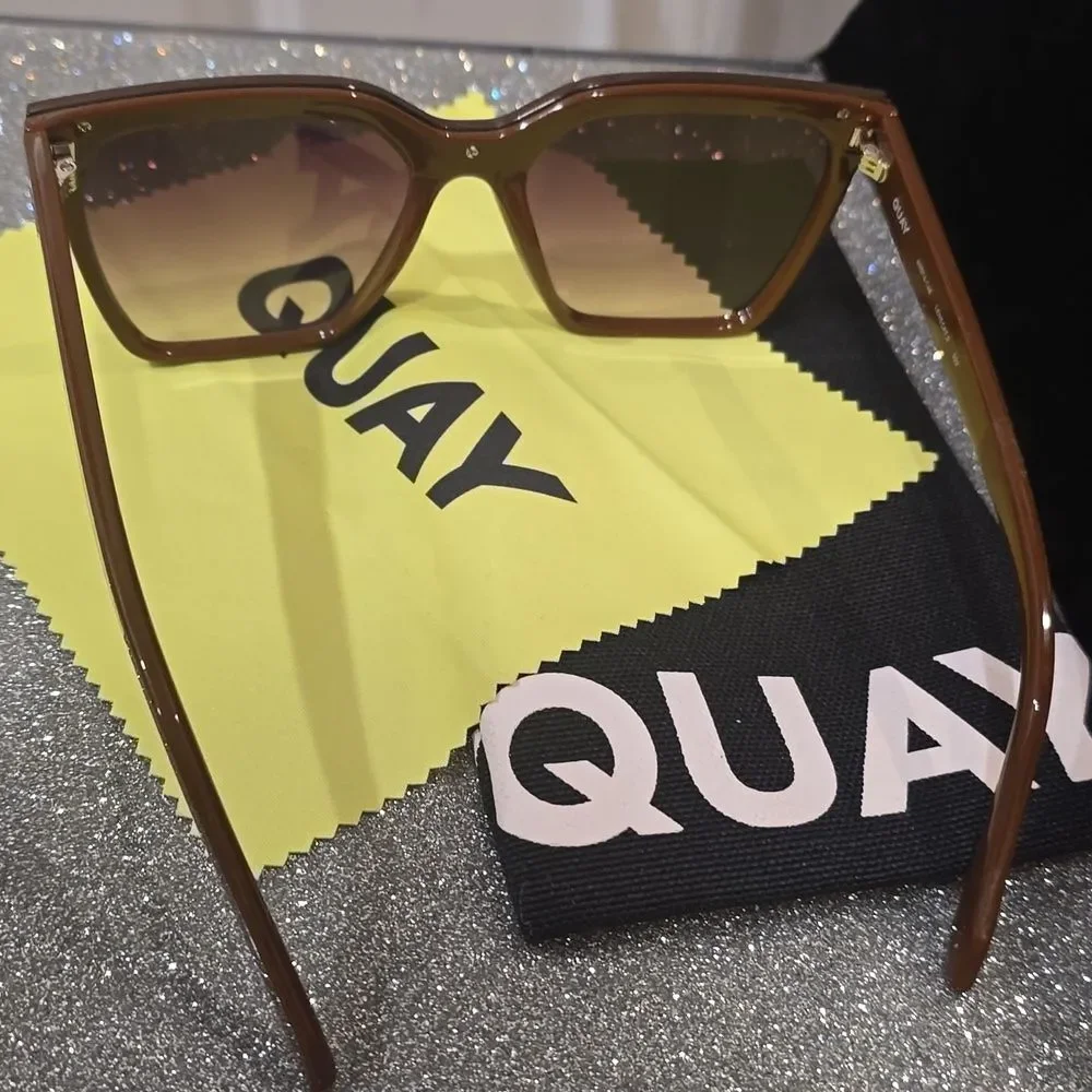 Quay Australia‎ Level Up Square Sunglasses- Chocolate